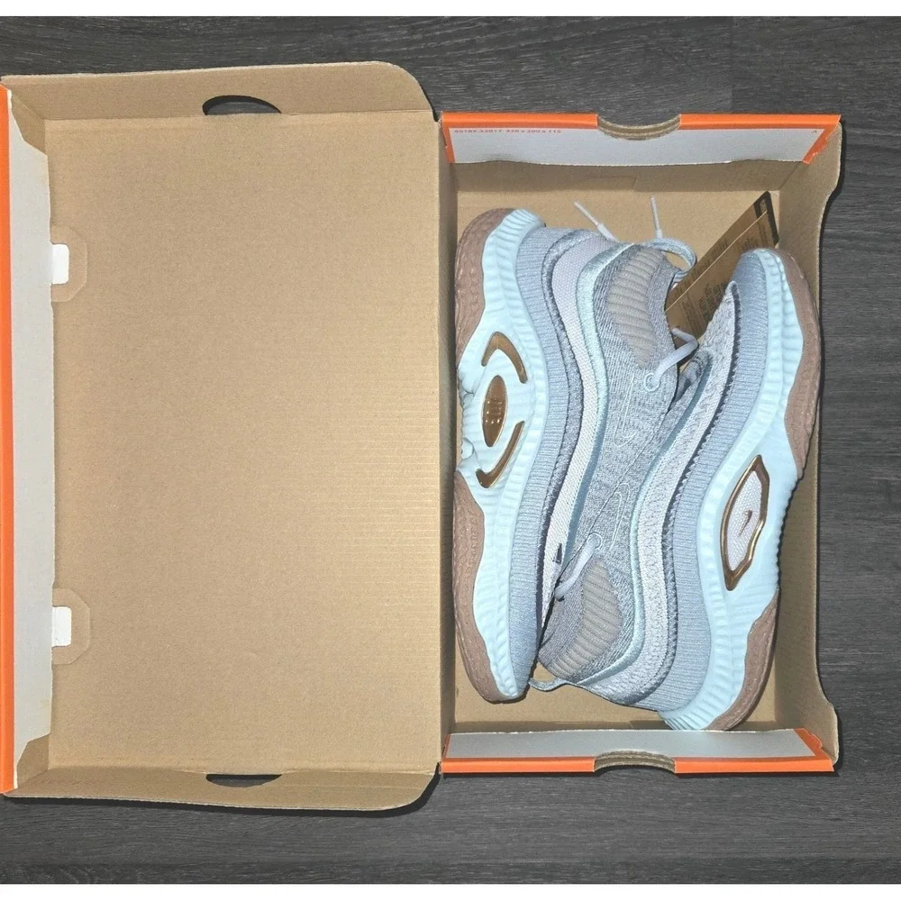 NIke Cosmic Unity 3 Women's Basketball Shoes, Football Grey,‎ Size 9.5